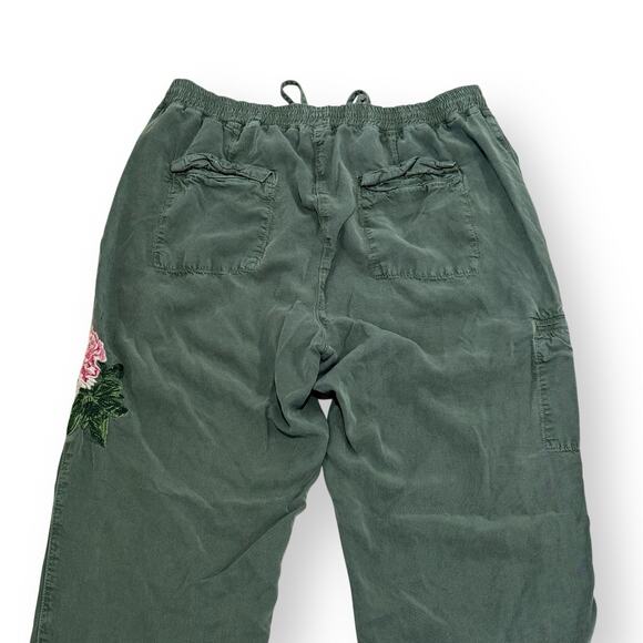 Postmark Anthropologie Jarvis Floral Embroidered Joggers Pants Large Army Green - Picture 14 of 14